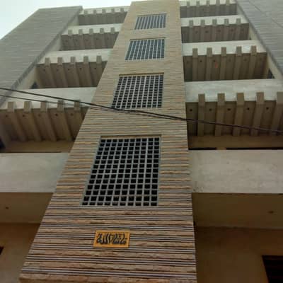 Graund+4 New Building For Sale Qayumabad