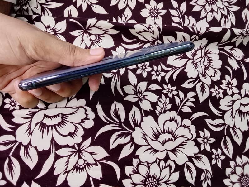 Apple iPhone 11 Pro Max 2