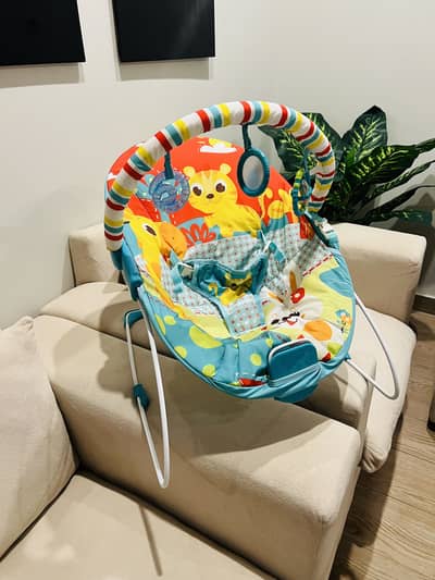 Mastela Soothing Vibration Baby Bouncer