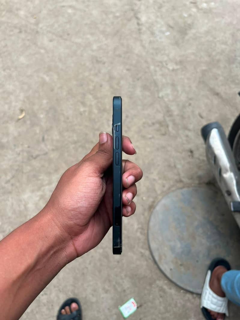 Apple iPhone 13 1