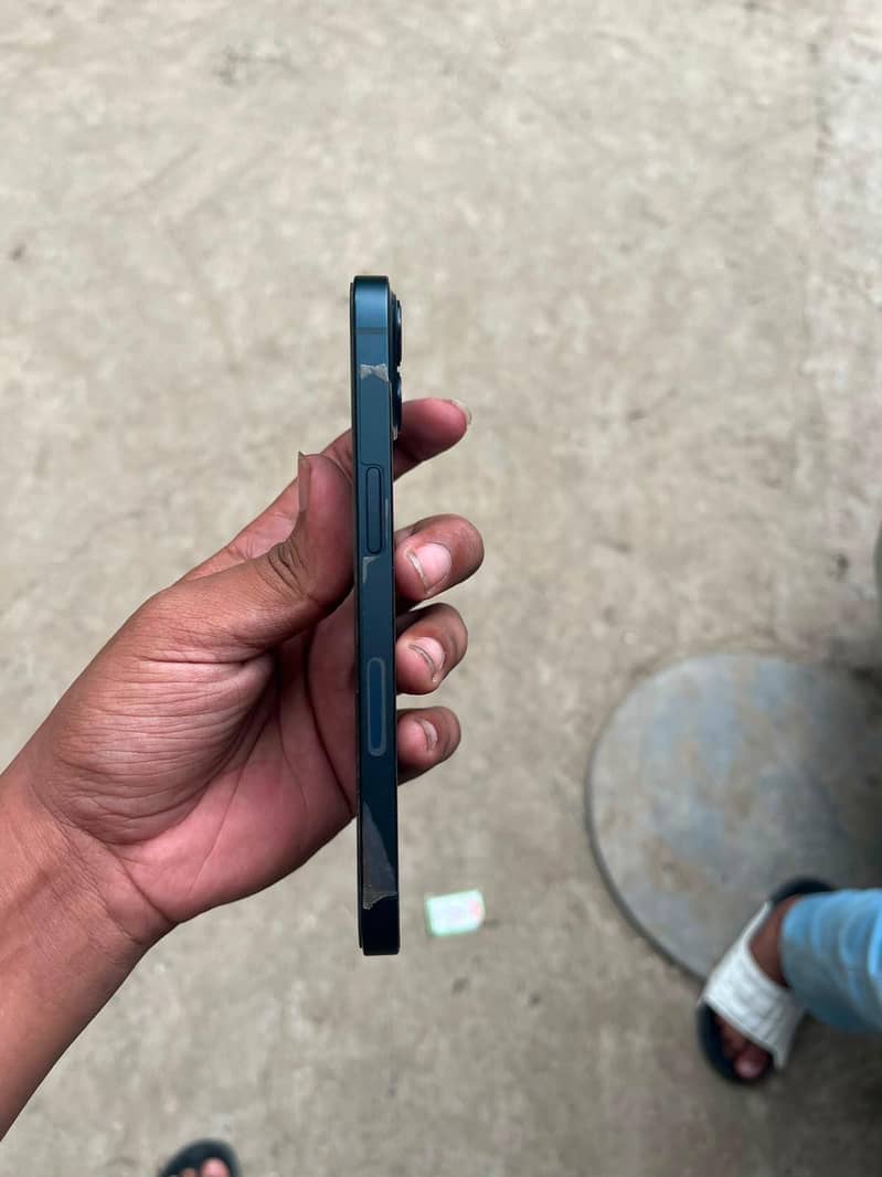 Apple iPhone 13 3