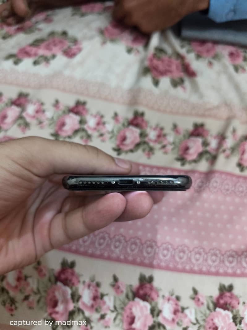 Apple iPhone X 5