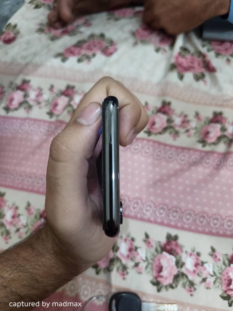 Apple iPhone X 6