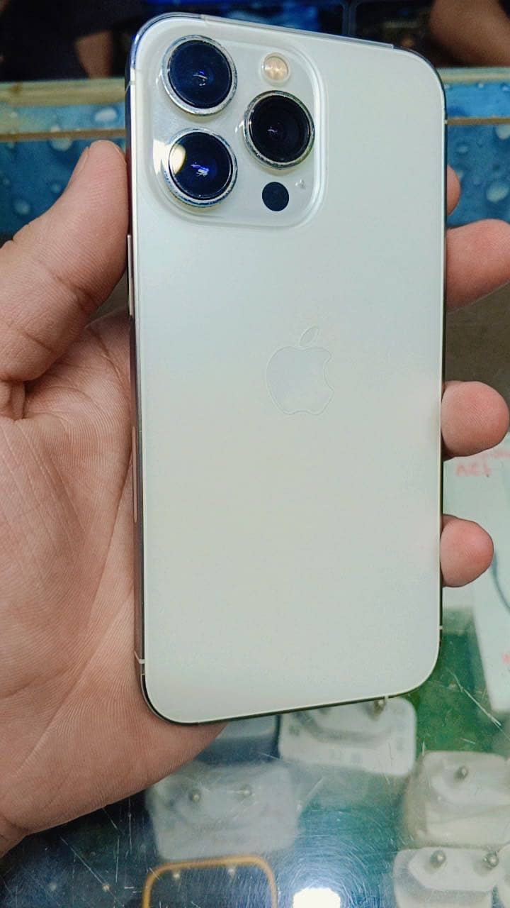 Apple iPhone 13 Pro 2