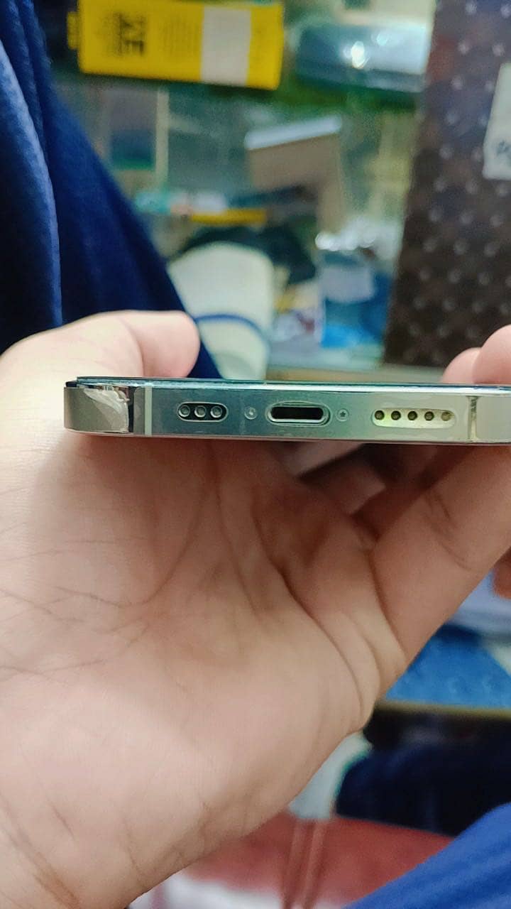 Apple iPhone 13 Pro 4