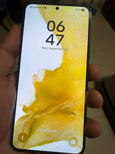 Samsung Mobile S22 in excellent condition