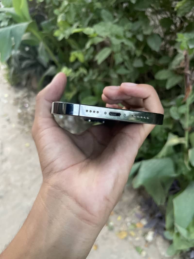 Apple iPhone 13 Pro Max 5