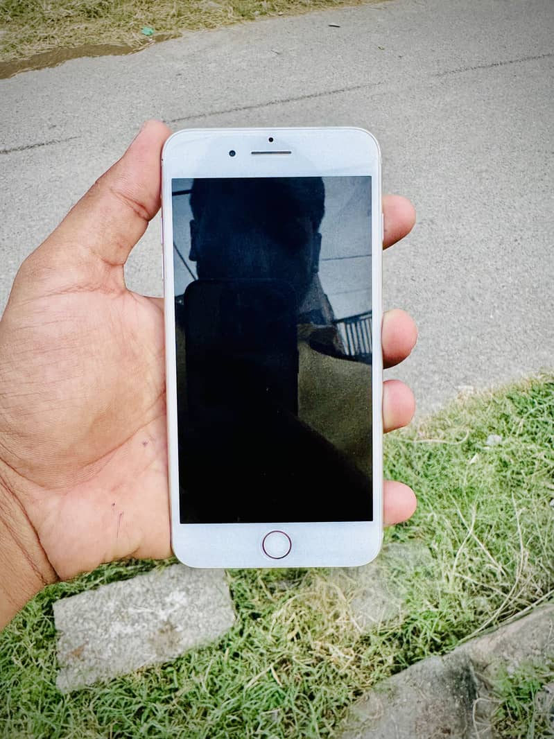 Apple iPhone 7 Plus 1