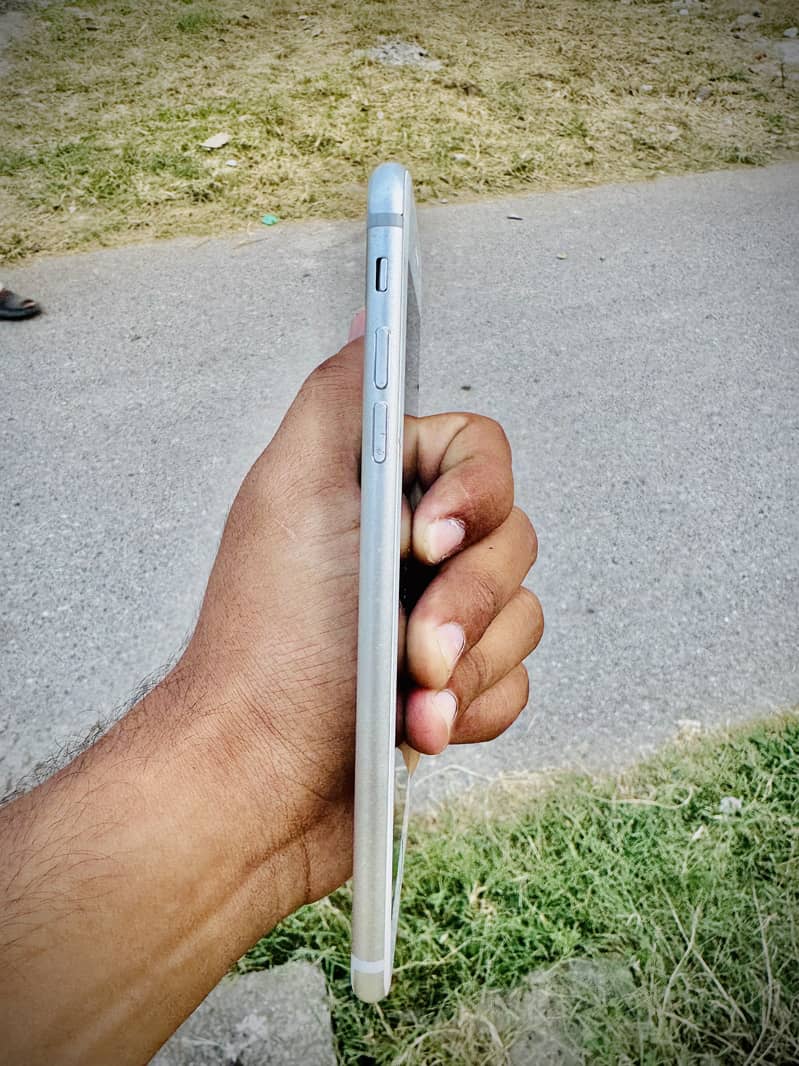 Apple iPhone 7 Plus 2