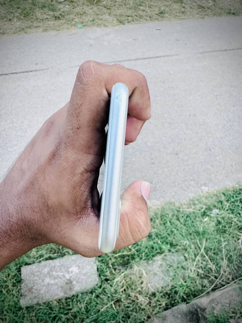 Apple iPhone 7 Plus 4