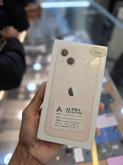 Apple iPhone 13