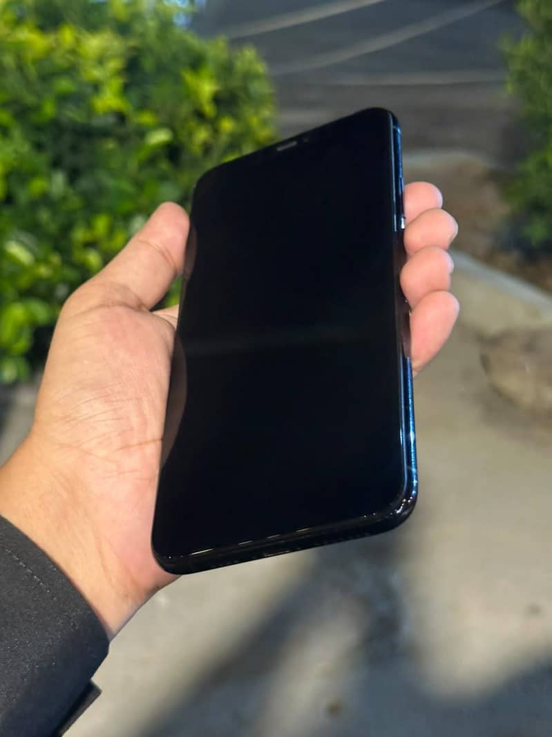 Apple iPhone 11 Pro Max 0