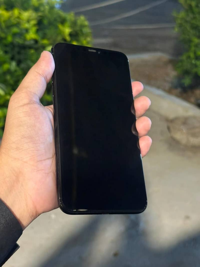 Apple iPhone 11 Pro Max 1