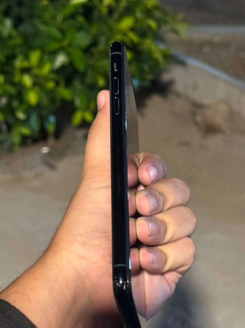 Apple iPhone 11 Pro Max 3