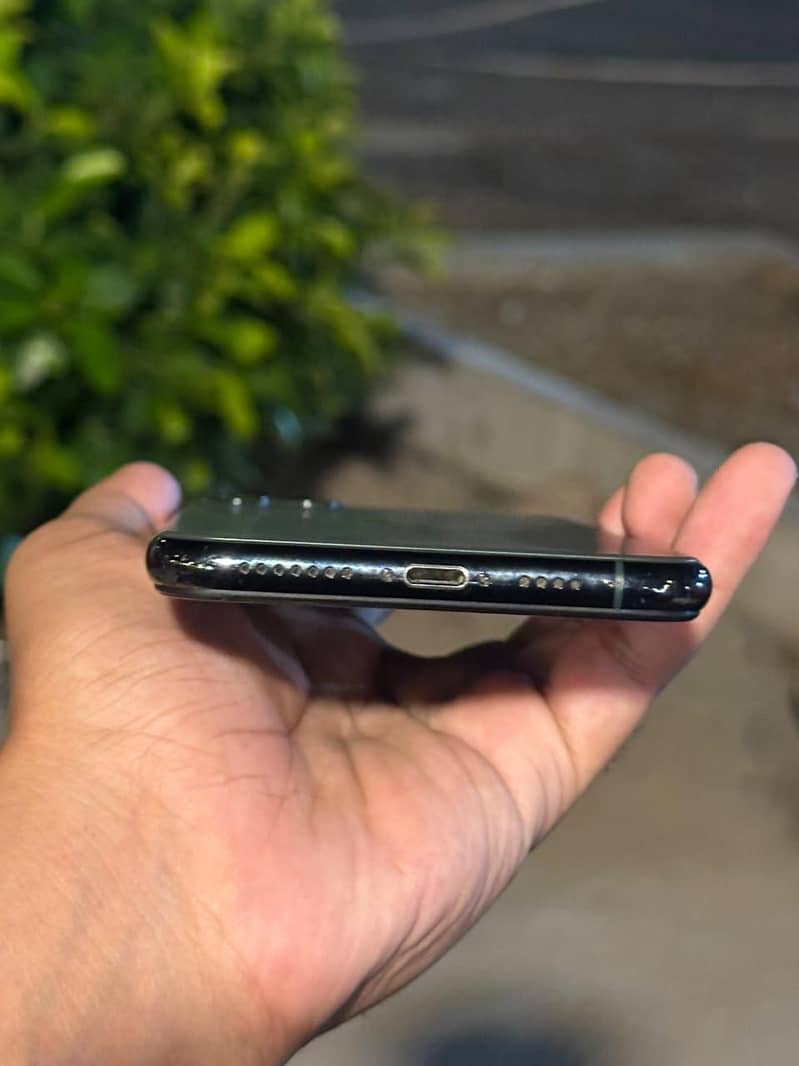 Apple iPhone 11 Pro Max 6