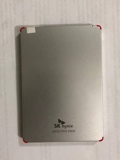SK hynix 100% Health and New 256 GB SSD.