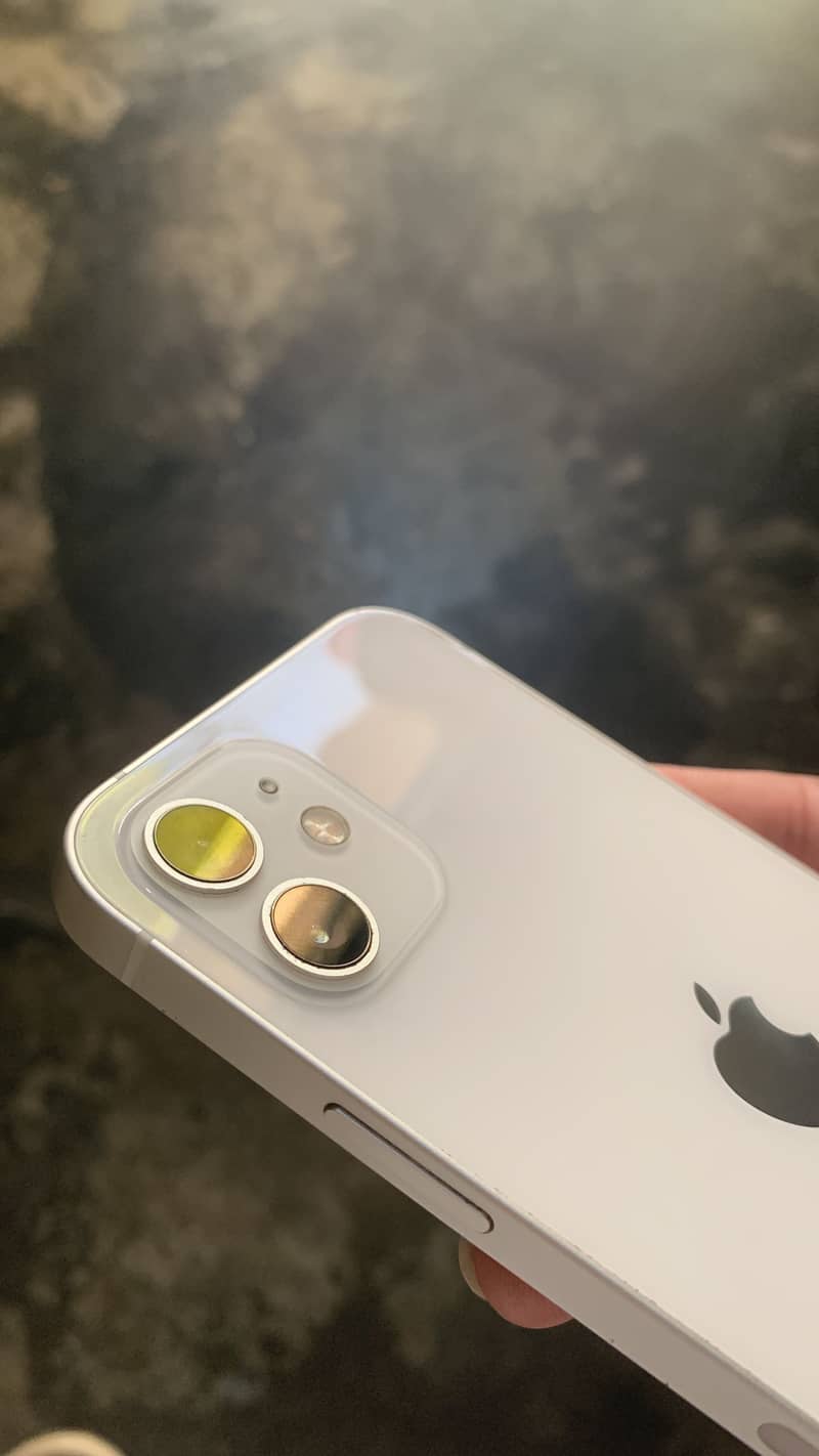 Apple iPhone 12 2