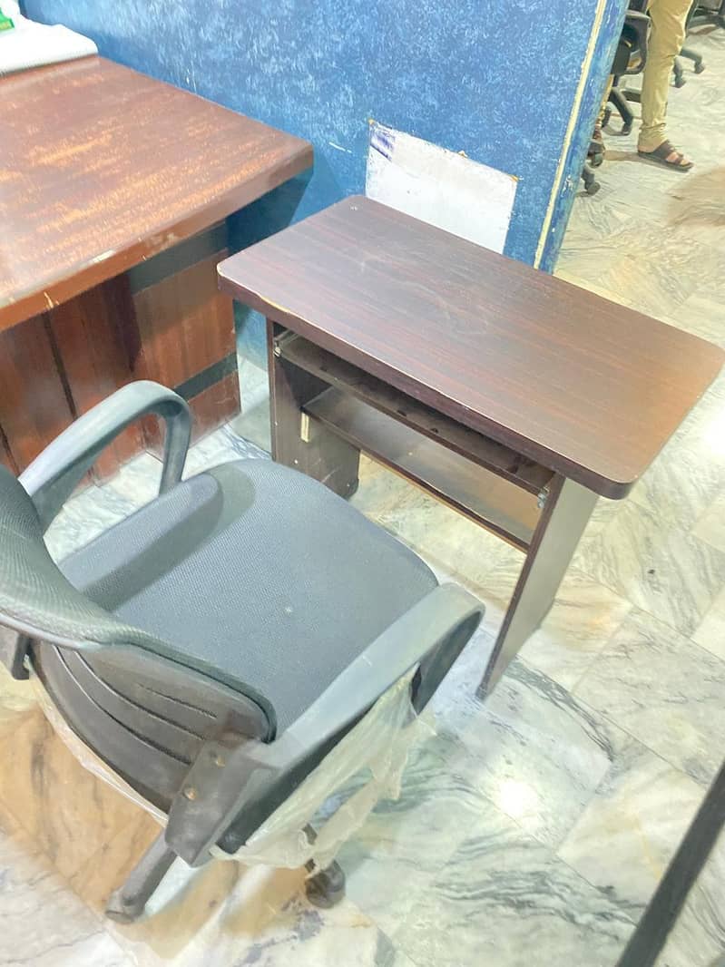 laptop & PC table 2
