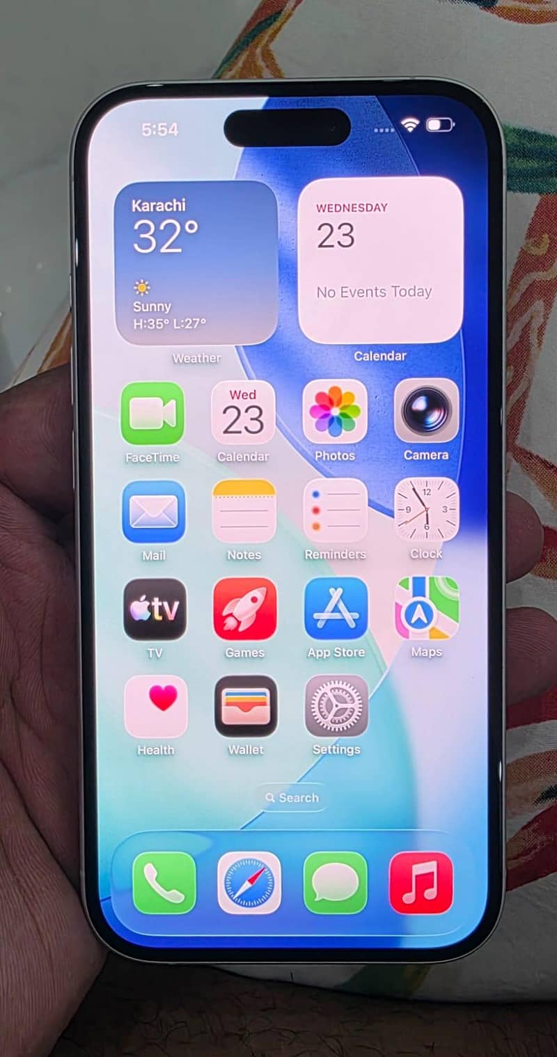 Apple iPhone 16 2