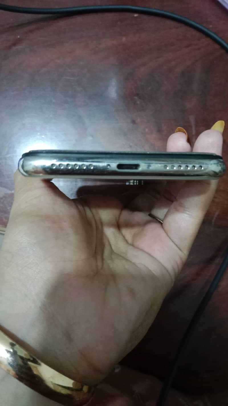 Apple iPhone X 6
