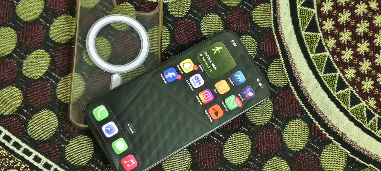 Apple iPhone 15 Pro Max 3