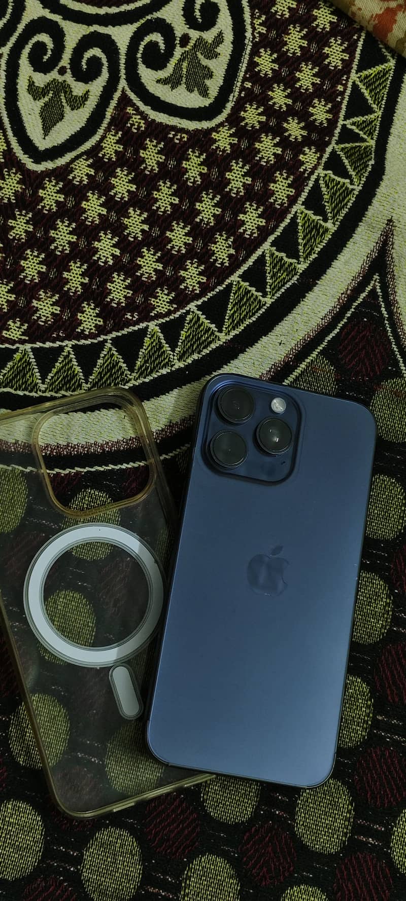 Apple iPhone 15 Pro Max 6