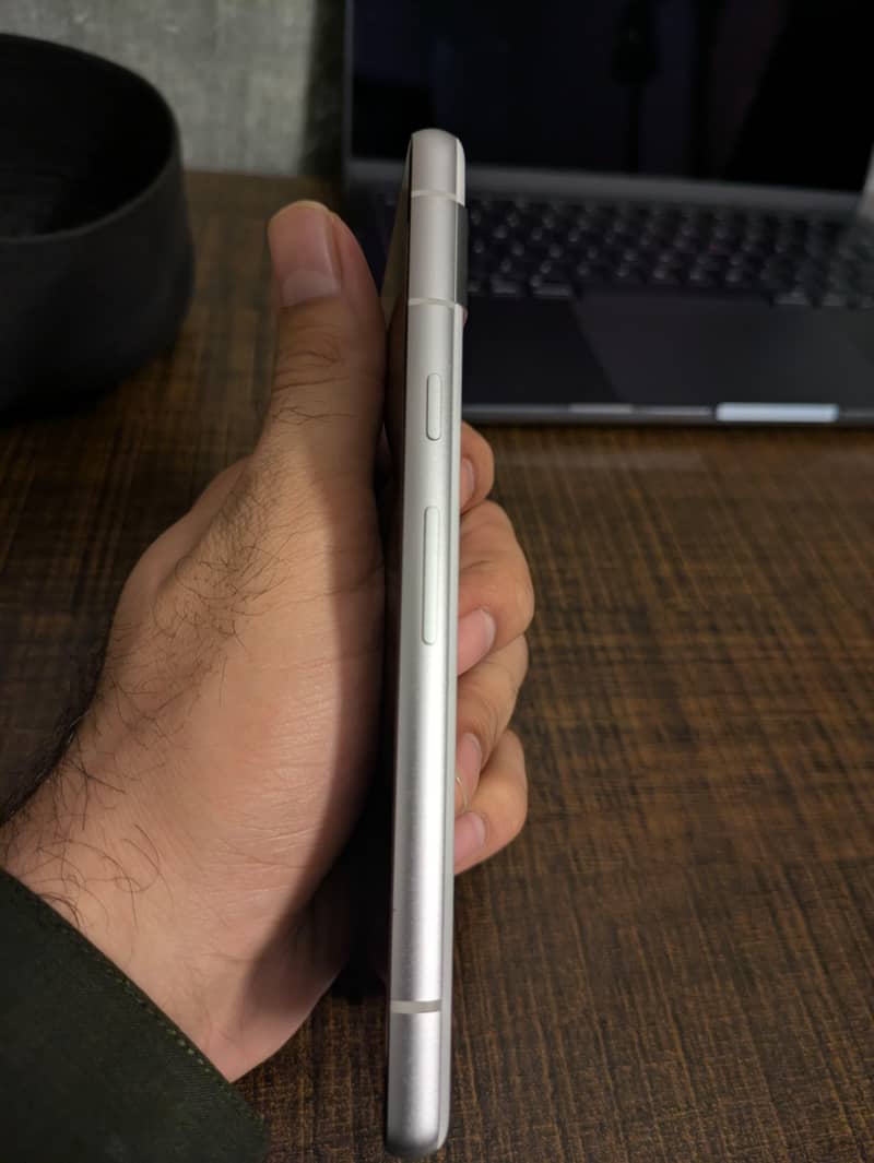 Google Pixel 7a 4