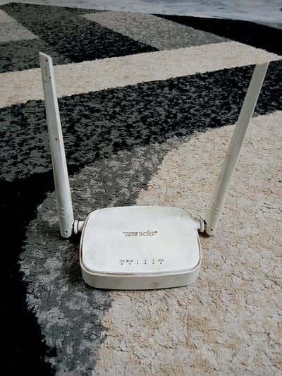 Tenda WIFI router + Full Length Cable Included