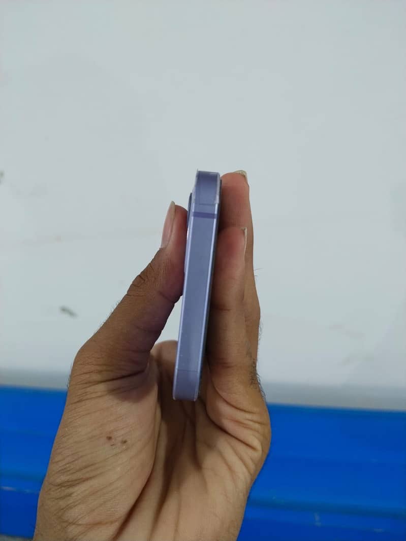 Apple iPhone 12 10