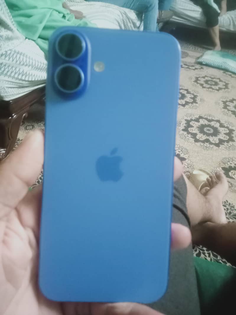 Apple iPhone 16 Plus 0