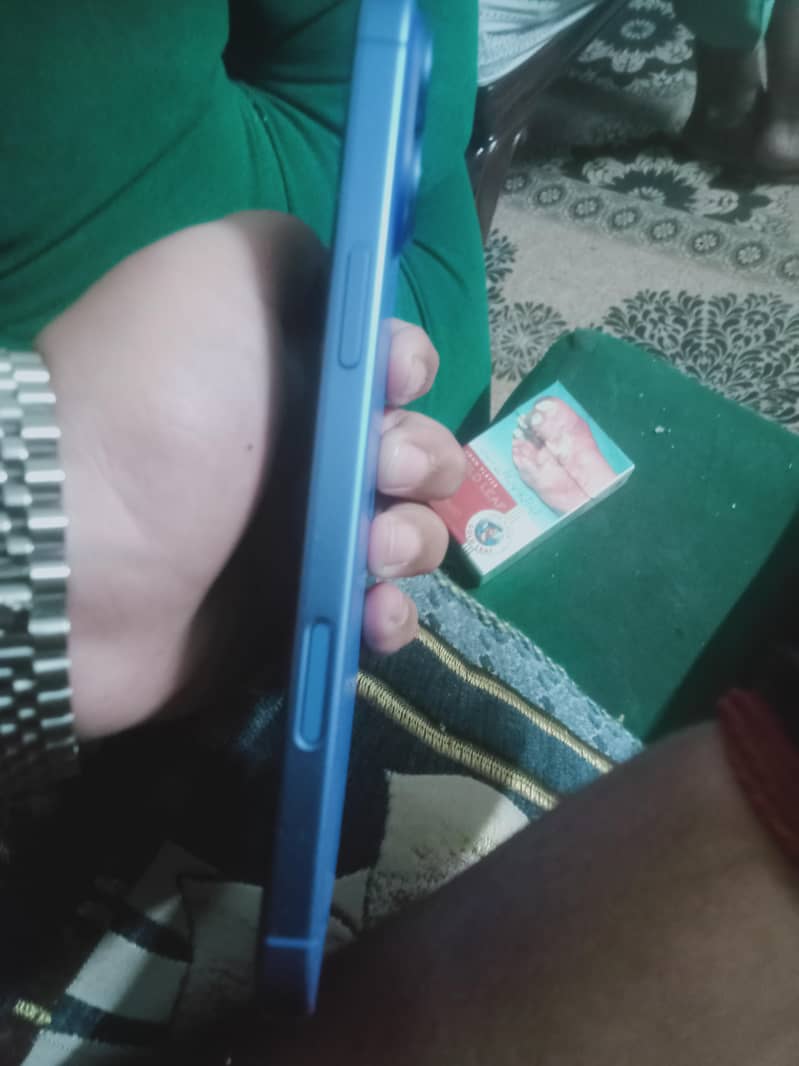 Apple iPhone 16 Plus 2