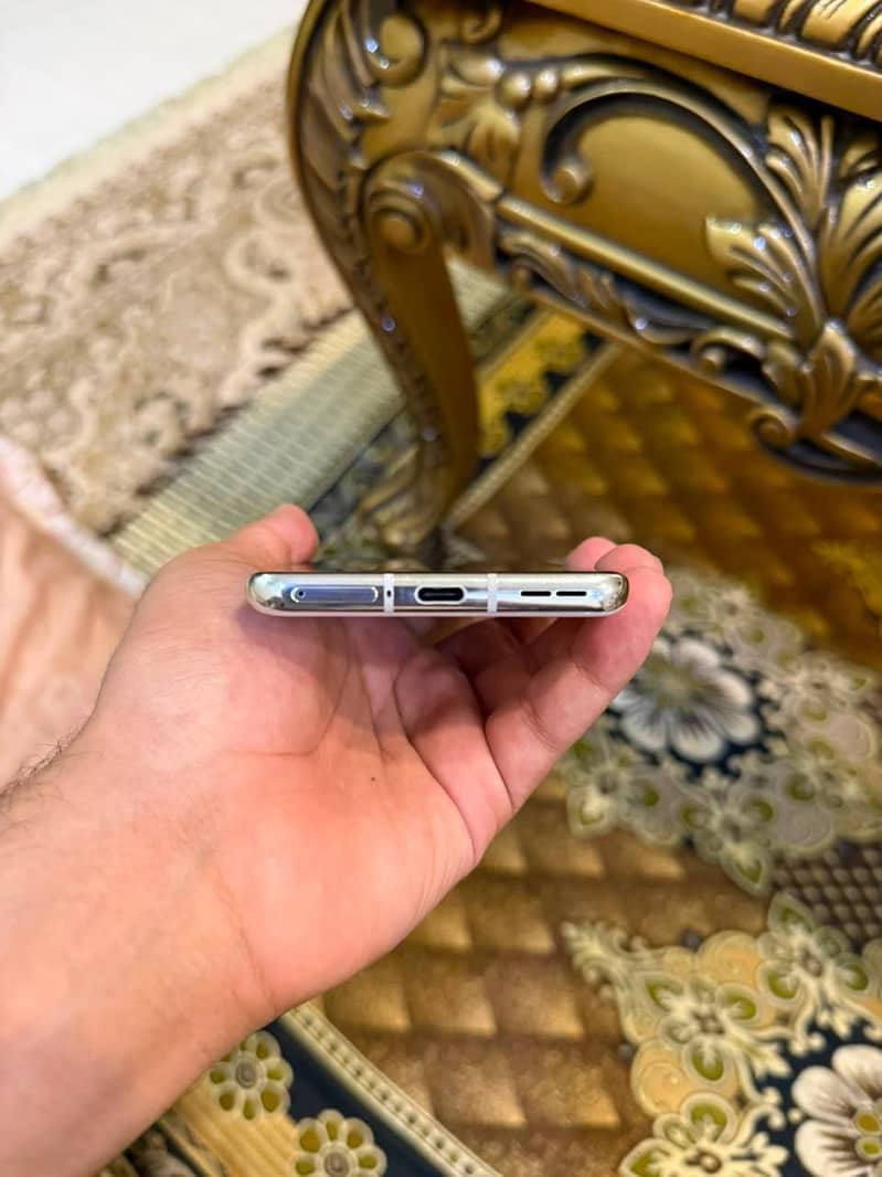 One Plus 10 Pro 1