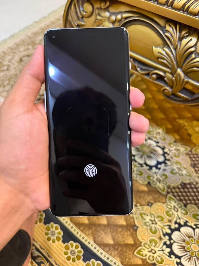 One Plus 10 Pro 6