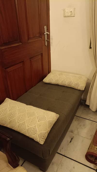 L shaped 6- seater sofa + Diwan bench for sale