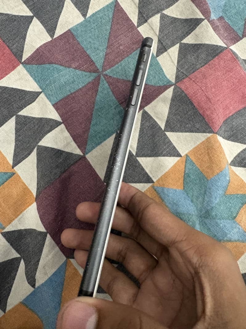 Apple iPhone 8 Plus 0