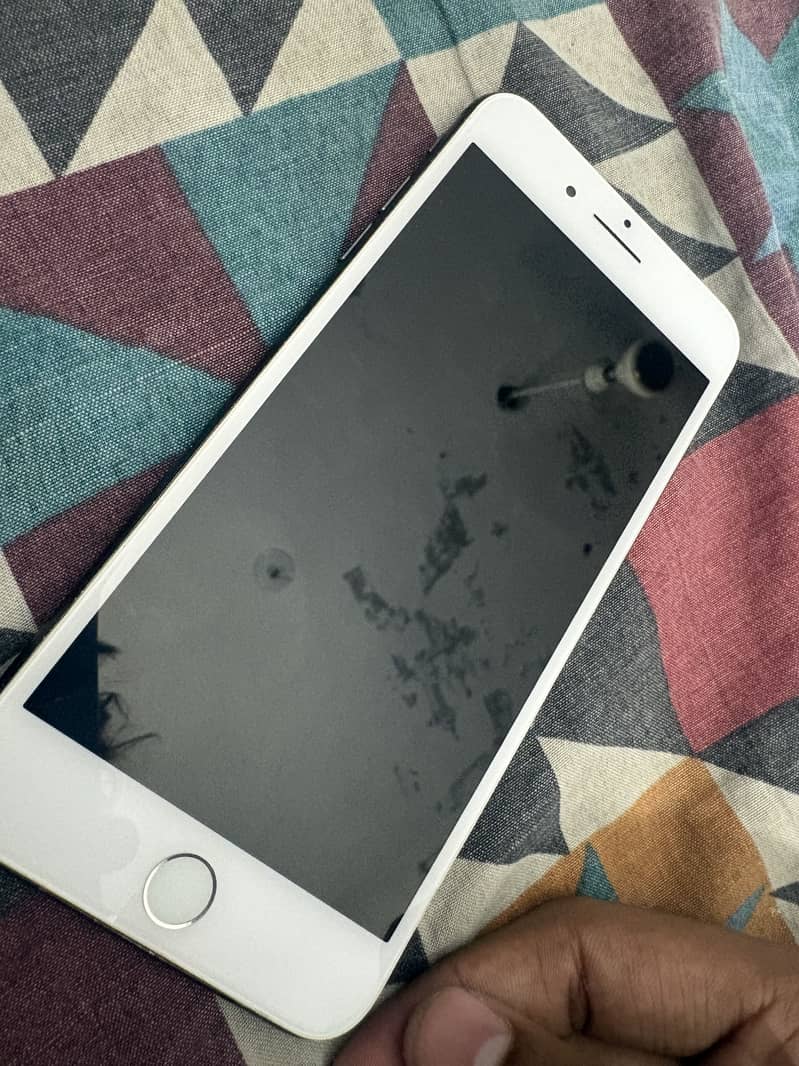 Apple iPhone 8 Plus 2