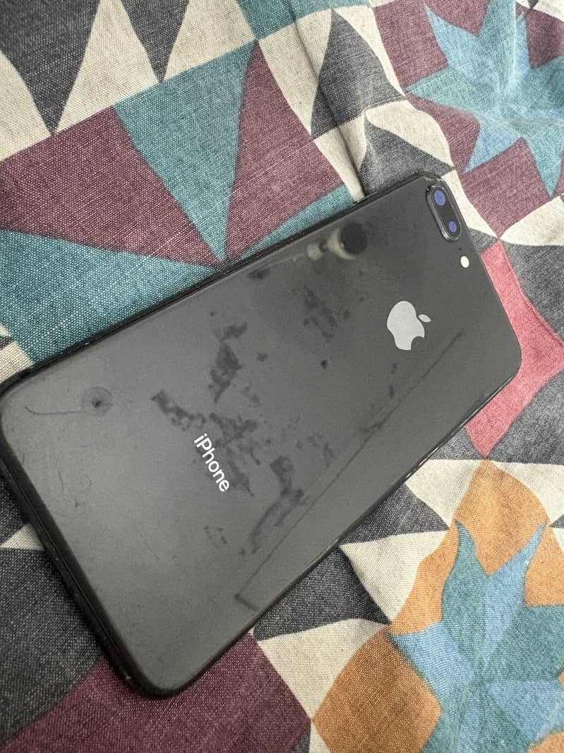Apple iPhone 8 Plus 4