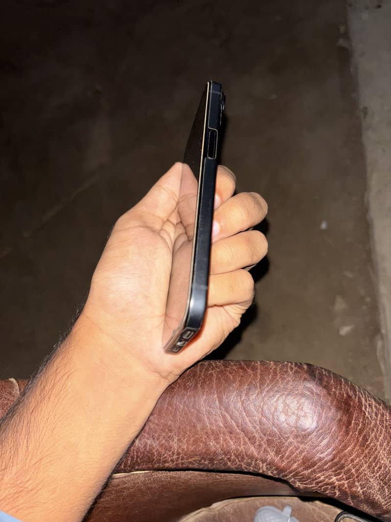 Apple iPhone 15 3