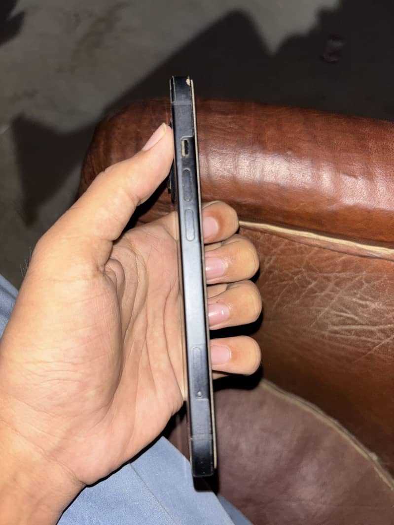 Apple iPhone 15 4
