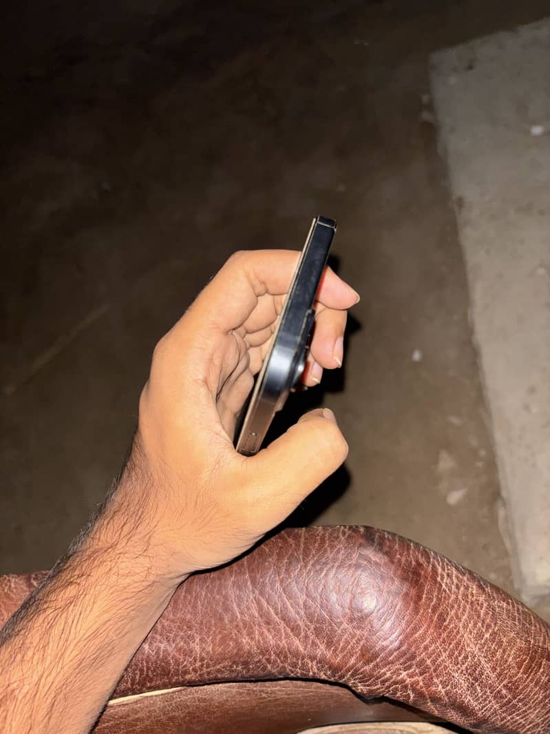 Apple iPhone 15 5