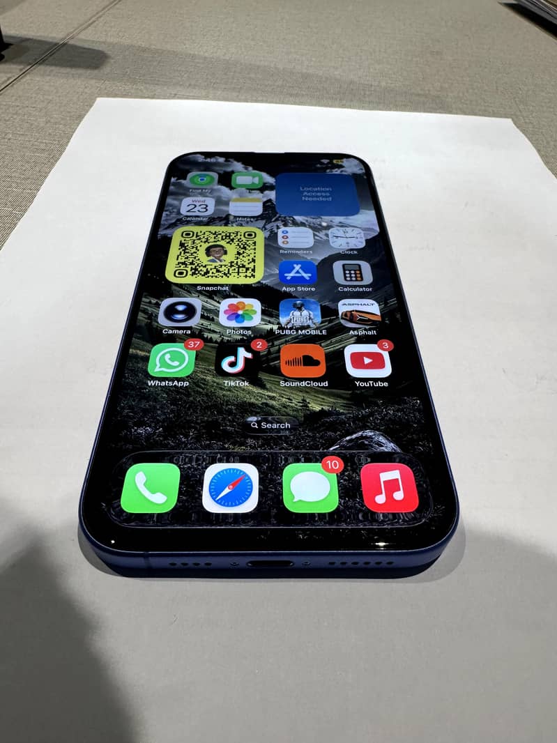 Apple iPhone 16 Plus 1
