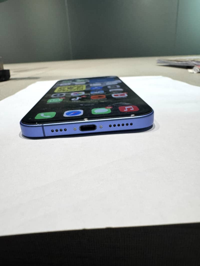 Apple iPhone 16 Plus 6