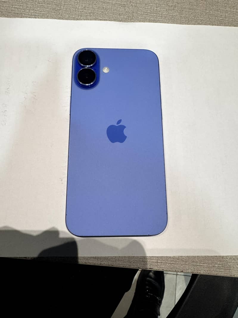 Apple iPhone 16 Plus 8