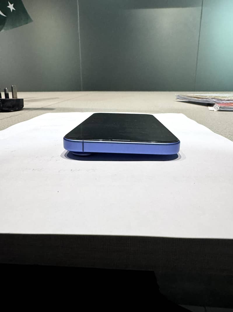 Apple iPhone 16 Plus 9