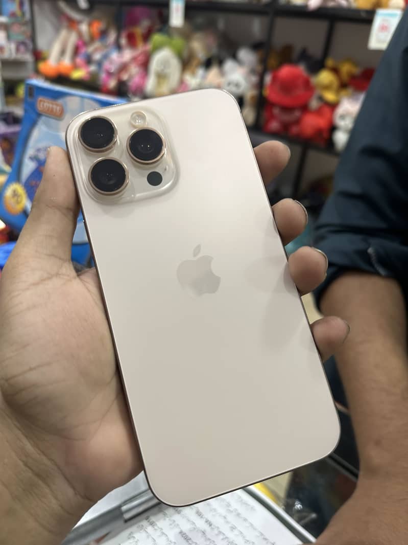 Apple iPhone 16 Pro Max 3