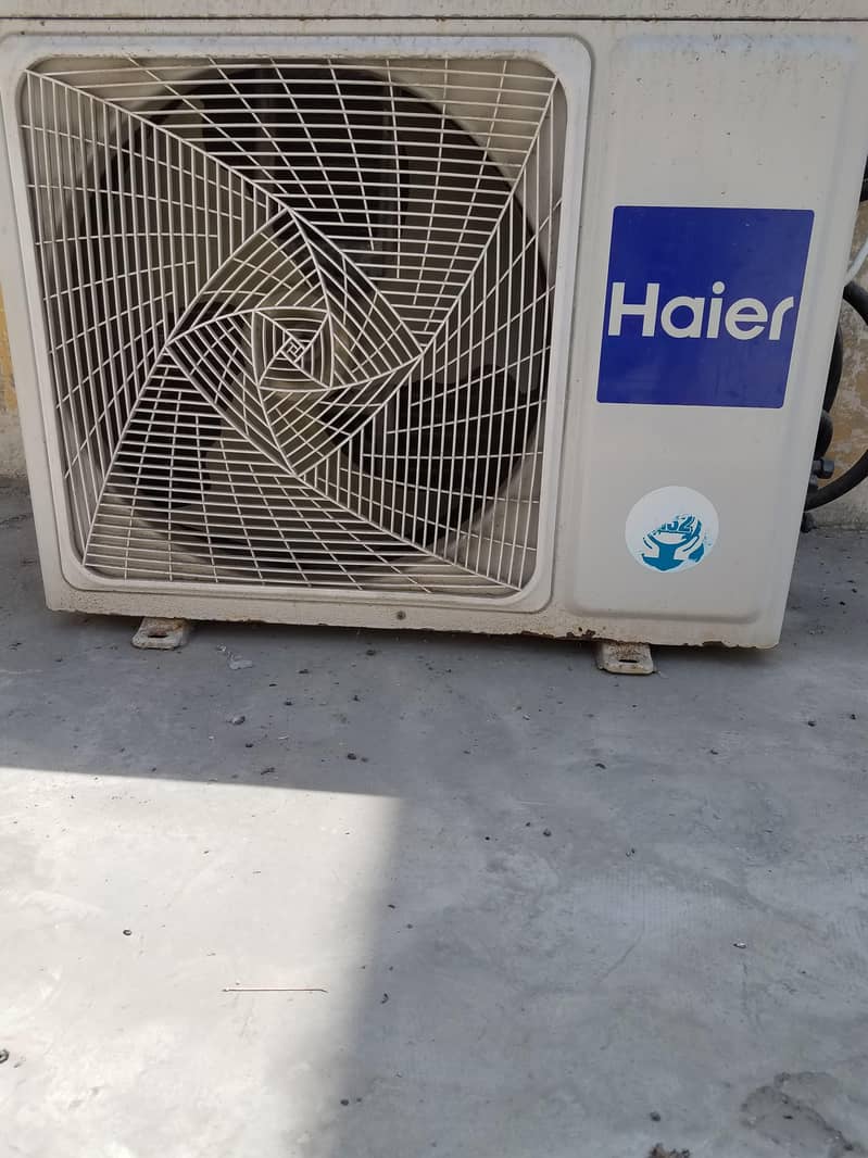 Haier Ac split 1 ton 8