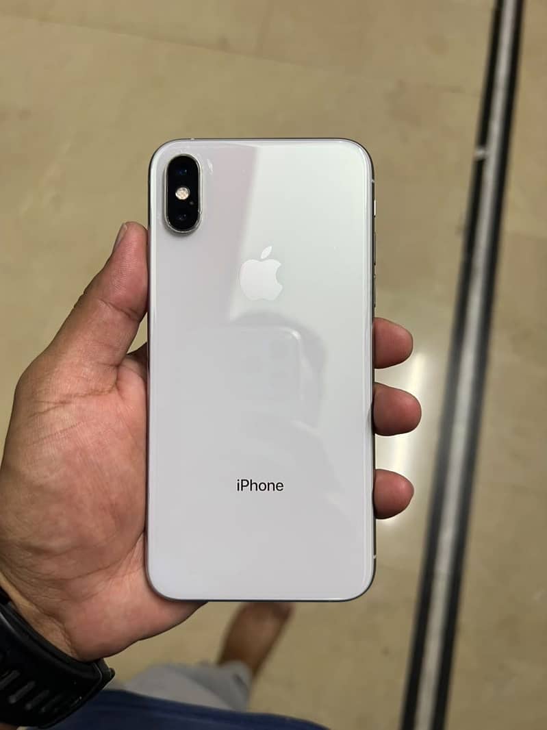 Apple iPhone XS 1