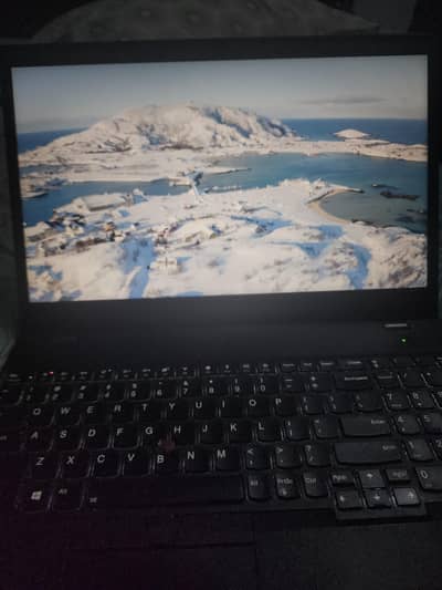 lenovo core i 7 7gen 2gb graphic card 8/10