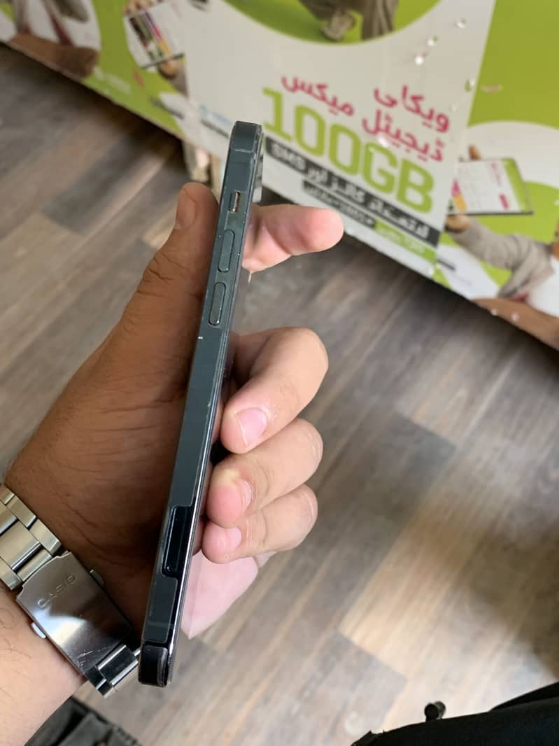 Apple iPhone 12 Pro 2