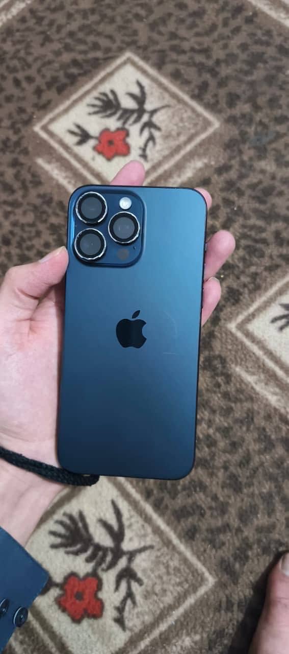 Apple iPhone 15 Pro Max 6